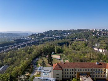 Prodej pozemku 1340 m², Praha 5 - Hlubočepy