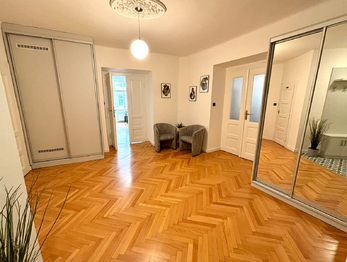Vstupní hala - Pronájem kancelářských prostor 127 m², Praha 3 - Vinohrady 