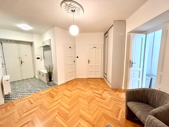 Vstupní hala - Pronájem kancelářských prostor 127 m², Praha 3 - Vinohrady