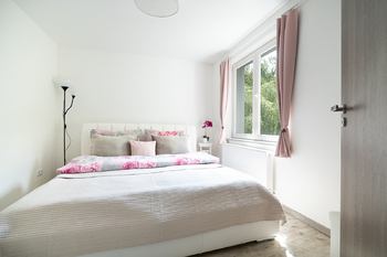 Hlavní ložnice - Prodej domu 113 m², Praha 5 - Slivenec