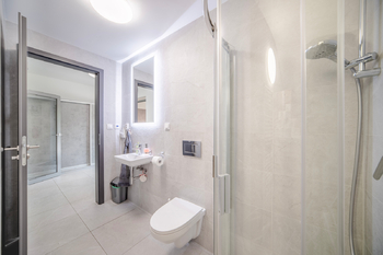 Pronájem kancelářských prostor 195 m², Jesenice