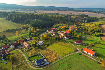 Prodej pozemku 783 m², Chomle