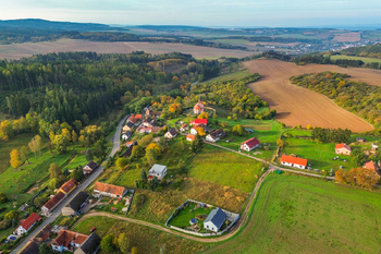 Prodej pozemku 783 m², Chomle