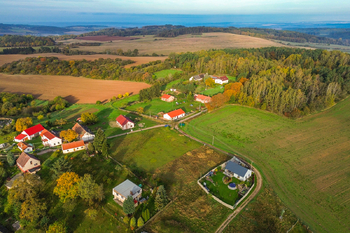 Prodej pozemku 783 m², Chomle