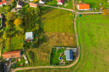 Prodej pozemku 783 m², Chomle
