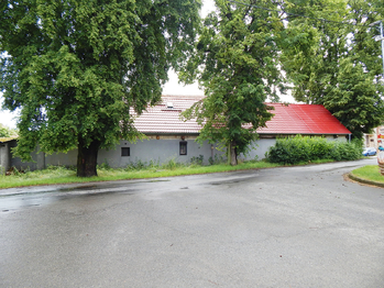 Pohled ze silnice - Prodej domu 70 m², Milostín