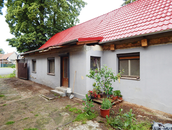 Pohled ze zahrady - Prodej domu 70 m², Milostín