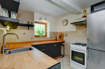 kuchyně foto 2 - Prodej domu 109 m², Lysice