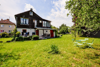 pohled na dům ze zahrady na jih - Prodej domu 109 m², Lysice