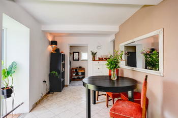 pohled od kuchyně - Prodej domu 109 m², Lysice