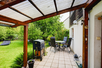 venkovní terasa - Prodej domu 109 m², Lysice