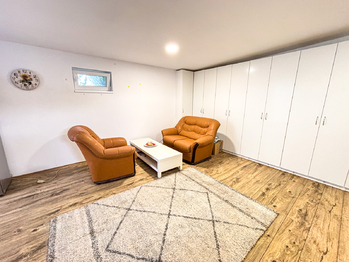 obývací pokoj - Pronájem bytu 1+kk v osobním vlastnictví 33 m², Tachlovice 