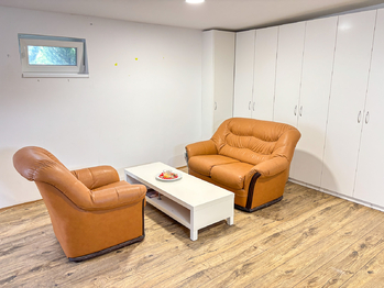 posezení - Pronájem bytu 1+kk v osobním vlastnictví 33 m², Tachlovice