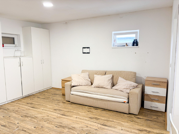 ložnice - Pronájem bytu 1+kk v osobním vlastnictví 33 m², Tachlovice
