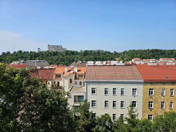 Výhled na Vítkov - Pronájem bytu 1+kk v osobním vlastnictví 19 m², Praha 3 - Žižkov