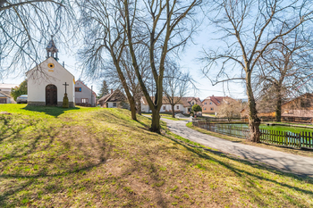 Okolí domu - Prodej chaty / chalupy 90 m², Manětín