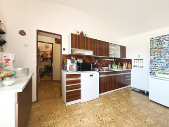 Prodej domu 280 m², Chrást