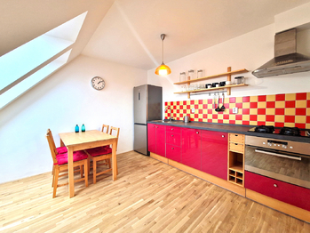 Pronájem bytu 2+kk v družstevním vlastnictví 62 m², Praha 3 - Žižkov