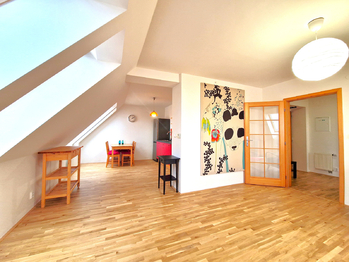 Pronájem bytu 2+kk v družstevním vlastnictví 62 m², Praha 3 - Žižkov
