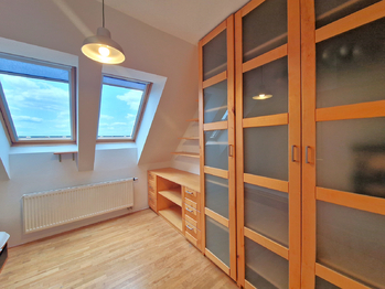 Pronájem bytu 2+kk v družstevním vlastnictví 62 m², Praha 3 - Žižkov