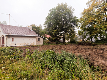 Prodej pozemku 916 m², Tři Sekery