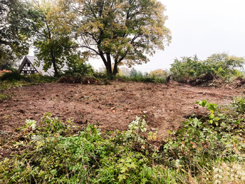 Prodej pozemku 916 m², Tři Sekery