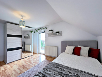 1. neprůchozí pokoj - Prodej domu 148 m², Lenora