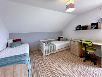 2. neprůchozí pokoj - Prodej domu 148 m², Lenora