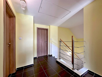 chodba - Prodej domu 148 m², Lenora