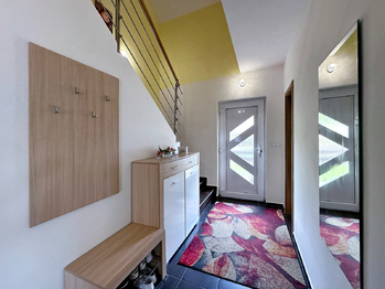 vchod - Prodej domu 148 m², Lenora