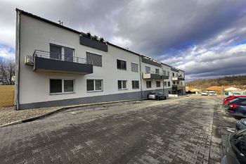 Pronájem obchodních prostor 66 m², Neslovice