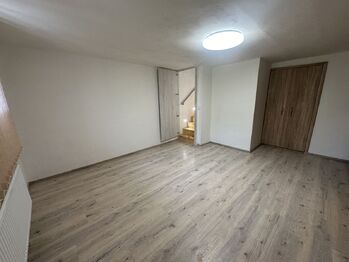 Pronájem bytu 3+kk v osobním vlastnictví 76 m², Hrušky