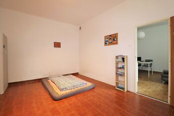 2. pokoj - Prodej bytu 1+1 v osobním vlastnictví 48 m², Praha 4 - Podolí