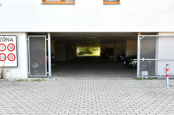 Pronájem garážového stání 579 m², Hradec Králové