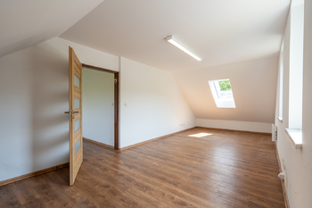 Prodej domu 380 m², Pozděchov