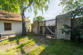 Vjezdová vrata - Prodej domu 94 m², Křečhoř