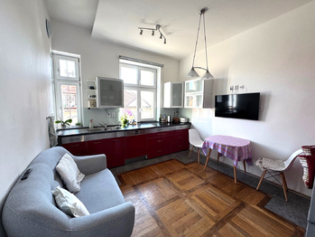 kuchyň s jídelnou - Prodej bytu 2+1 v osobním vlastnictví 71 m², Praha 6 - Dejvice