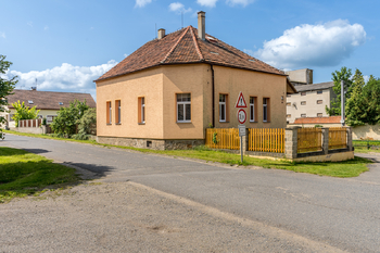 Pohled z ulice - Prodej domu 105 m², Přílepy 