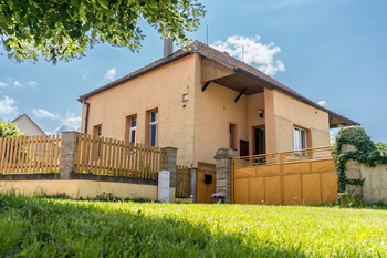 Příjezd na pozemek - Prodej domu 105 m², Přílepy