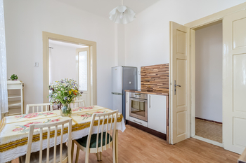 Kuchyně c) - Prodej domu 105 m², Přílepy