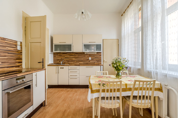 Kuchyně b) - Prodej domu 105 m², Přílepy