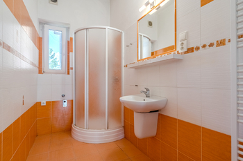 Koupelna - Prodej domu 105 m², Přílepy