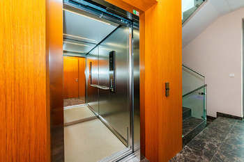 Prodej bytu 5+kk v osobním vlastnictví 176 m², Praha 4 - Braník