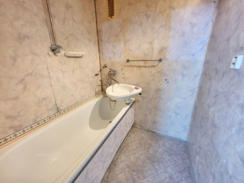 Koupelna - Prodej bytu 2+1 v osobním vlastnictví 55 m², Olomouc