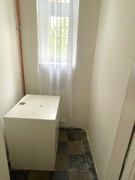 komora - Pronájem bytu 2+kk v osobním vlastnictví 53 m², Praha 3 - Žižkov