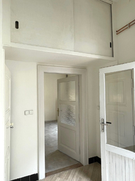 vestavěná skříň - Pronájem bytu 2+kk v osobním vlastnictví 53 m², Praha 3 - Žižkov