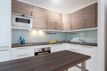 kuchyň s vestavěnými spotřebiči - Prodej bytu 3+kk v družstevním vlastnictví 65 m², Praha 4 - Modřany