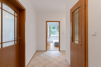 vstupní chodba - Prodej bytu 3+kk v družstevním vlastnictví 65 m², Praha 4 - Modřany