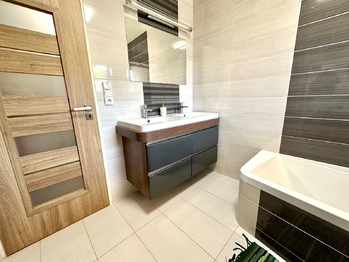Prodej domu 192 m², Hodějice