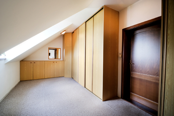 Šatna - Prodej domu 347 m², Ostrava